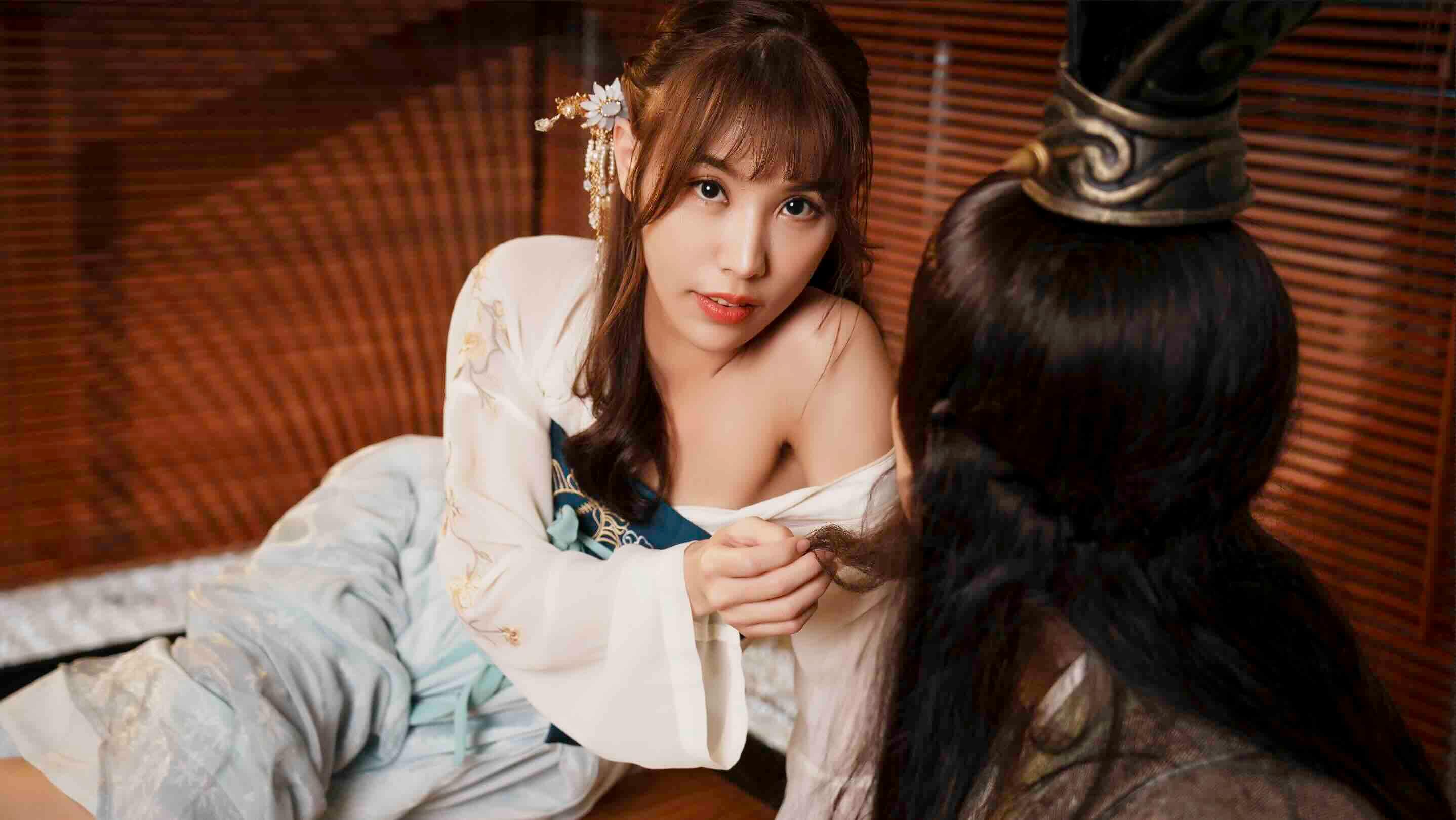 Chinese Vintage Lewd Three Kingdoms Passion | FeverLotus